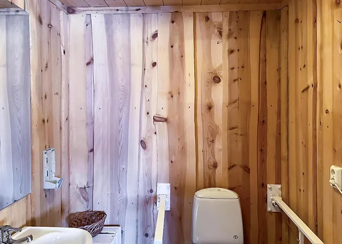 Vakantiehuis 6 Bedroom Cozy In