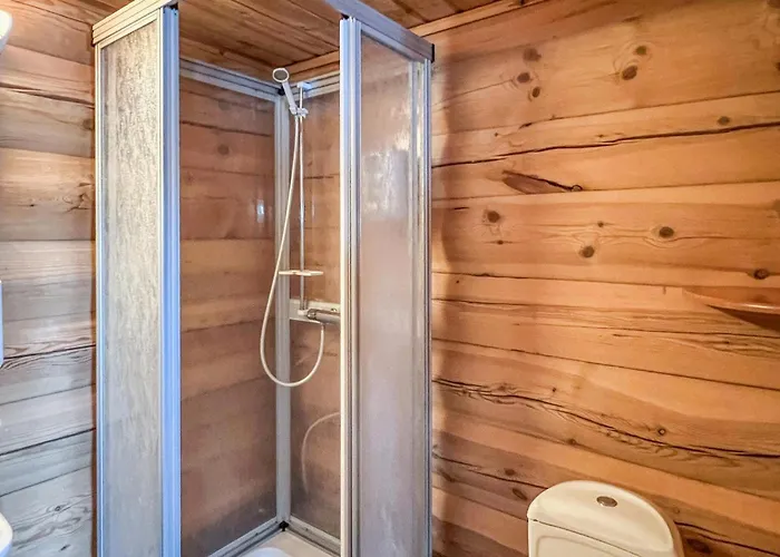 6 Bedroom Cozy In Kvam (Oppland)