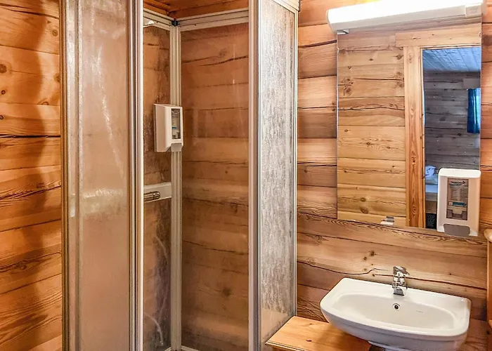 6 Bedroom Cozy In Hébergement de vacances